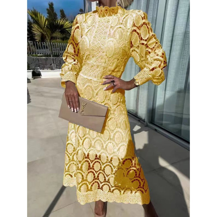 NOA – Delicate Lace Midi Dress